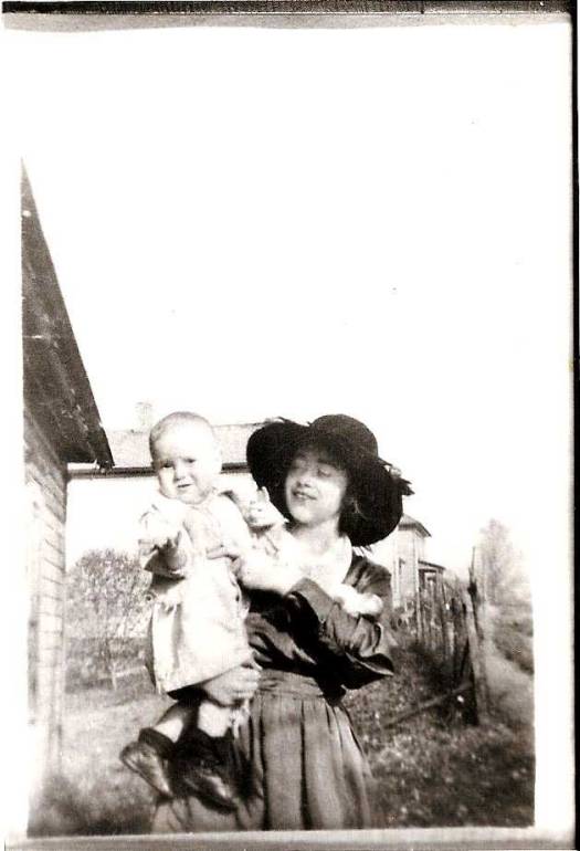 Jennie holding Michael Hackathorn. (Photo courtesy of John Hackathorn)