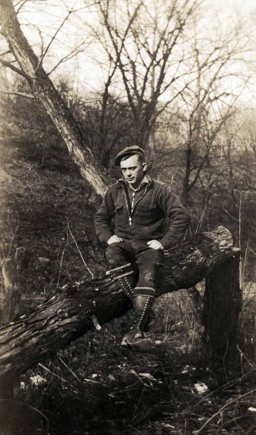 N-K-tree-trimming-crew6-note-on-back-states-Geo's-cousin-Carl-Caibo-Hackathorn-son-of-Chick-and-Mollie